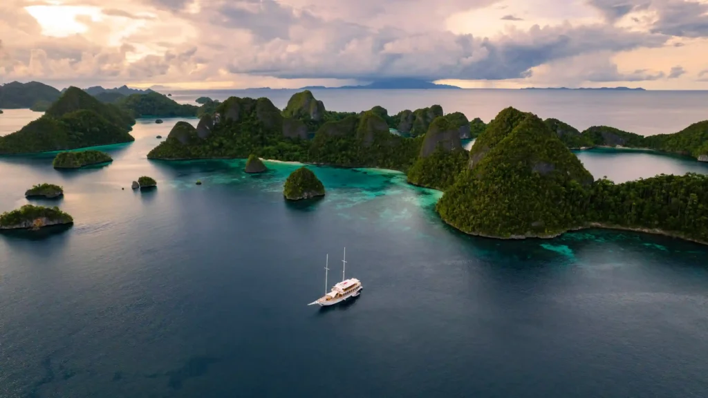 Your 2027 Insider Checklist for Skydiving & Raja Ampat Marine Travel